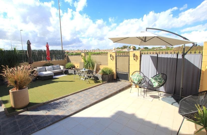 3 soveværelse Villa til salg i Guardamar del Segura med garage - € 325.000 (Ref: 9420383)