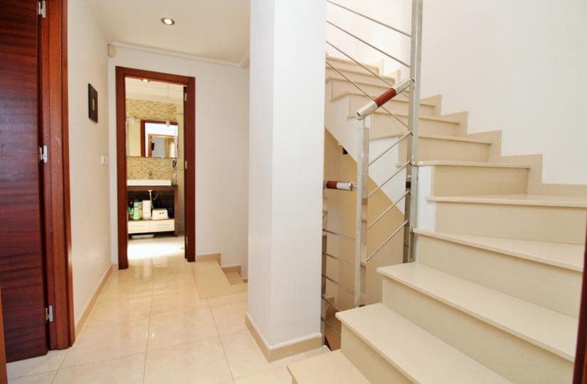 2 soverom Leilighet til salgs i Cabo Roig med svømmebasseng garasje - € 249 000 (Ref: 9420386)