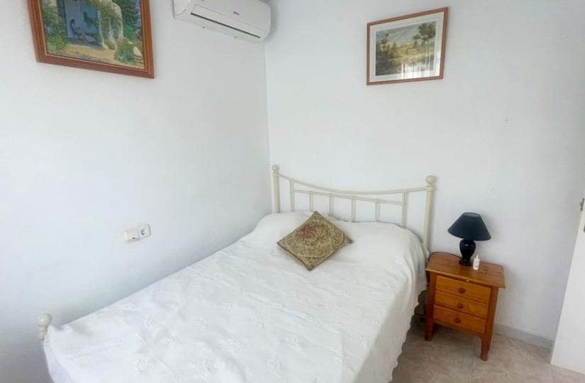 3 soverom Kjedet enebolig til salgs i Ciudad Quesada med svømmebasseng - € 190 000 (Ref: 9420387)