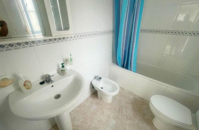 3 soverom Kjedet enebolig til salgs i Ciudad Quesada med svømmebasseng - € 190 000 (Ref: 9420387)