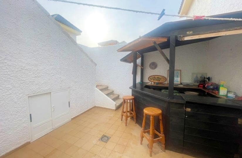 3 soverom Kjedet enebolig til salgs i Ciudad Quesada med svømmebasseng - € 190 000 (Ref: 9420387)