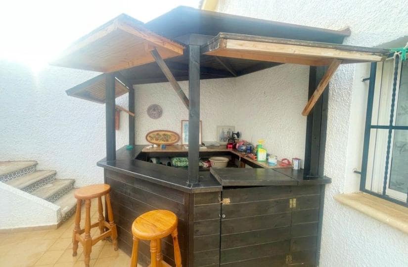 3 soverom Kjedet enebolig til salgs i Ciudad Quesada med svømmebasseng - € 190 000 (Ref: 9420387)