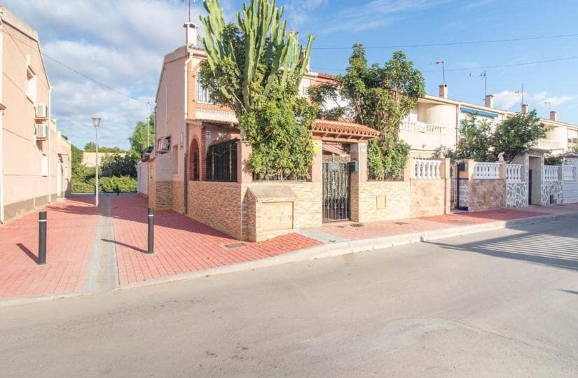 4 bedroom Townhouse for sale in Torrevieja with garage - € 249,900 (Ref: 9420388)