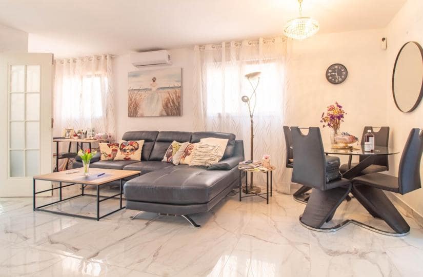 4 bedroom Townhouse for sale in Torrevieja with garage - € 249,900 (Ref: 9420388)