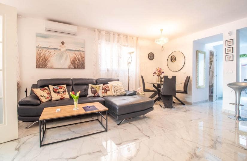 4 bedroom Townhouse for sale in Torrevieja with garage - € 249,900 (Ref: 9420388)