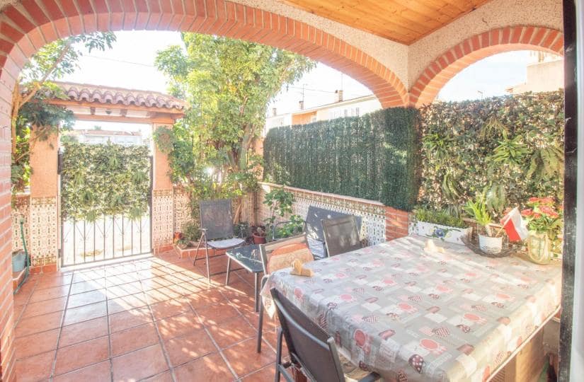 4 bedroom Townhouse for sale in Torrevieja with garage - € 249,900 (Ref: 9420388)