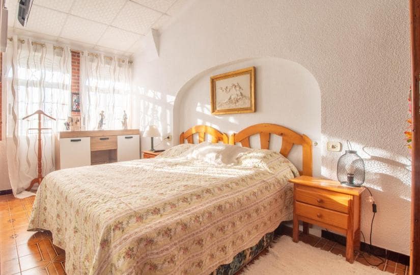 4 bedroom Townhouse for sale in Torrevieja with garage - € 249,900 (Ref: 9420388)