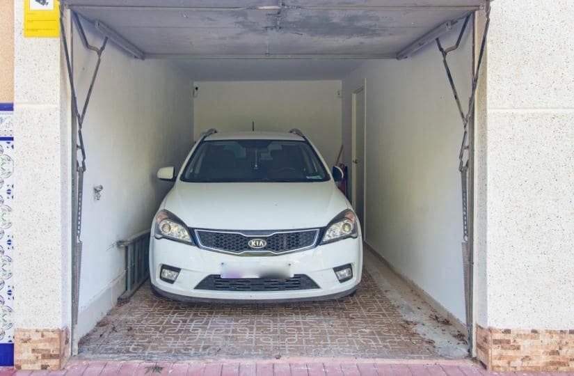 4 bedroom Townhouse for sale in Torrevieja with garage - € 249,900 (Ref: 9420388)