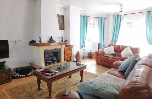 3 bedroom Villa for sale in San Miguel de Salinas with pool garage - € 270,000 (Ref: 9420392)