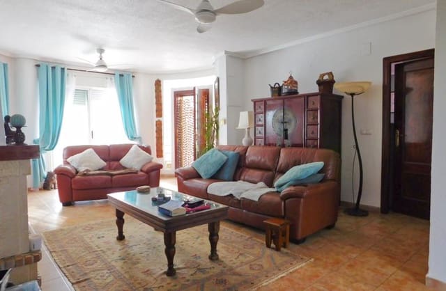 3 bedroom Villa for sale in San Miguel de Salinas with pool garage - € 270,000 (Ref: 9420392)