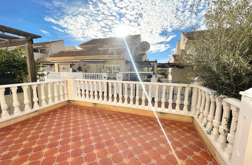 3 bedroom Villa for sale in Ciudad Quesada with pool garage - € 230,000 (Ref: 9420394)