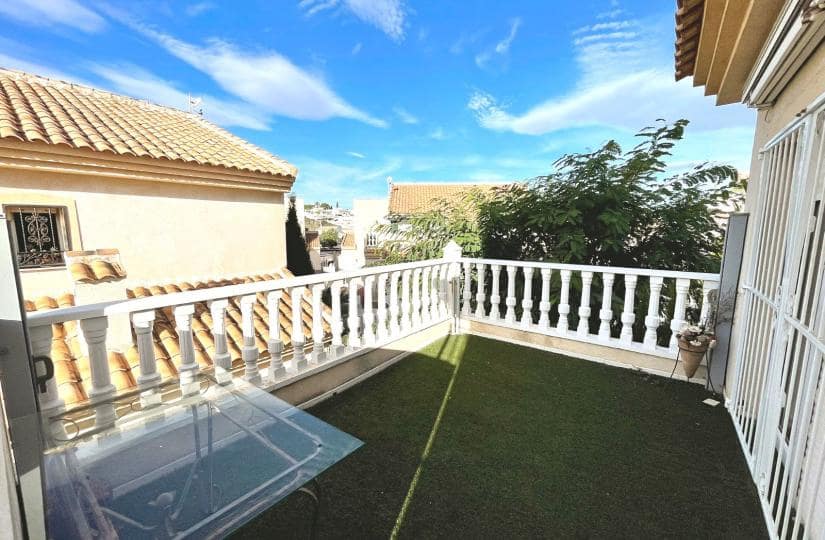3 bedroom Villa for sale in Ciudad Quesada with pool garage - € 230,000 (Ref: 9420394)