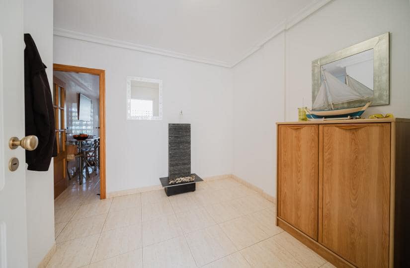 3 Zimmer Apartment zu verkaufen in Playa Flamenca mit Pool Garage - 278.000 € (Ref: 9420396)