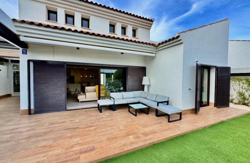 3 bedroom Villa for sale in Algorfa with pool garage - € 595,000 (Ref: 9420397)