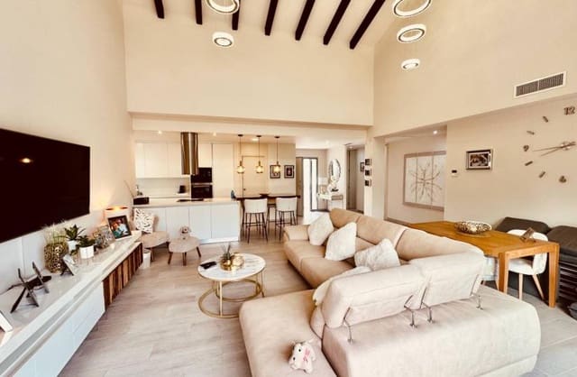 3 bedroom Villa for sale in Algorfa with pool garage - € 595,000 (Ref: 9420397)