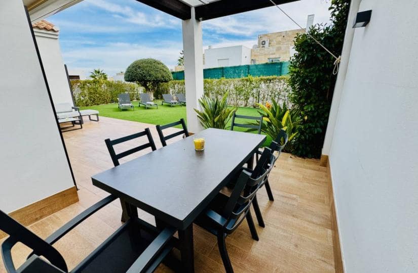 3 bedroom Villa for sale in Algorfa with pool garage - € 595,000 (Ref: 9420397)