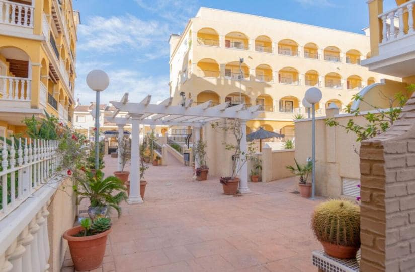 2 soveværelse Lejlighed til salg i Algorfa med swimmingpool garage - € 134.995 (Ref: 9420398)