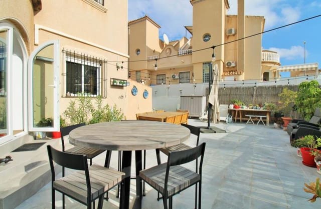 2 slaapkamer Halfvrijstaande villa te koop in Villamartin, Orihuela met zwembad - € 330.000 (Ref: 9420402)