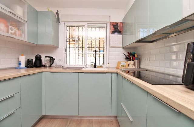 2 slaapkamer Halfvrijstaande villa te koop in Villamartin, Orihuela met zwembad - € 330.000 (Ref: 9420402)