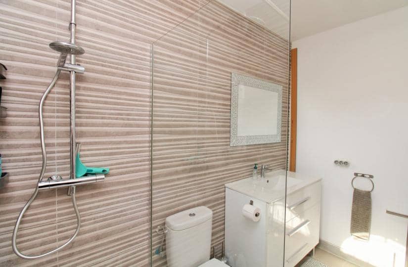 2 slaapkamer Halfvrijstaande villa te koop in Villamartin met zwembad - € 330.000 (Ref: 9420402)