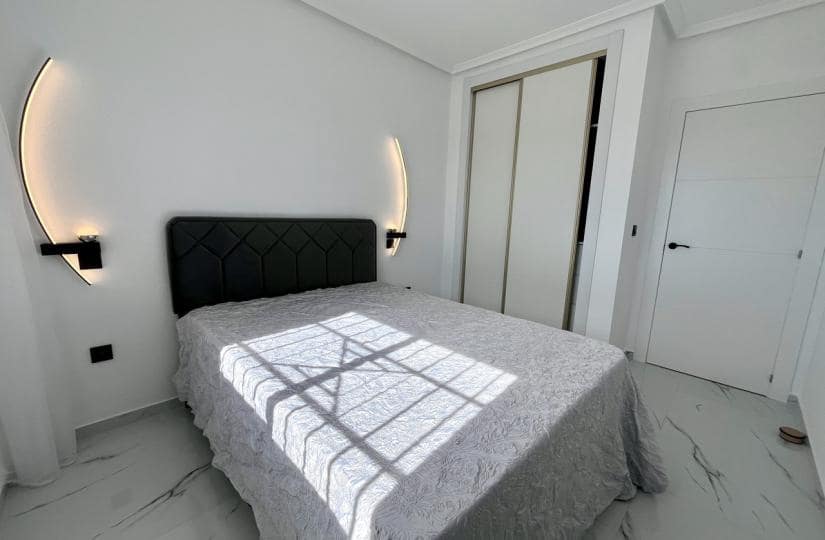 1 sovrum Lägenhet till salu i Orihuela Costa med pool - 170 000 € (Ref: 9420403)