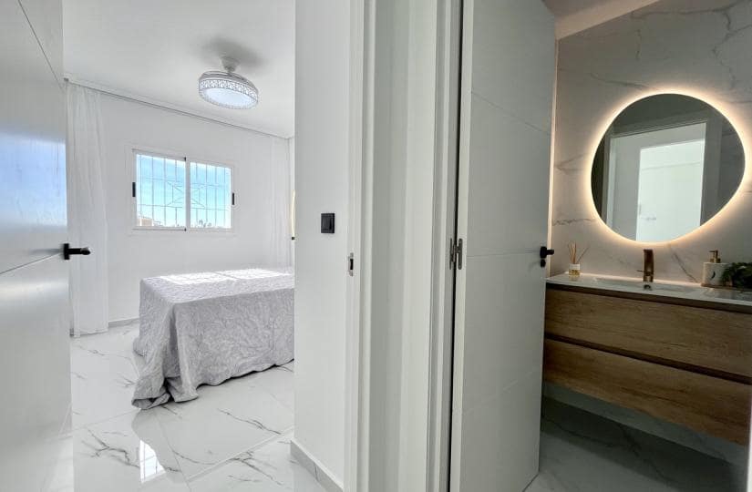 1 sovrum Lägenhet till salu i Orihuela Costa med pool - 170 000 € (Ref: 9420403)