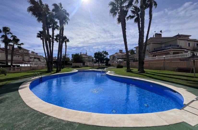 1 sovrum Lägenhet till salu i Orihuela Costa med pool - 170 000 € (Ref: 9420403)
