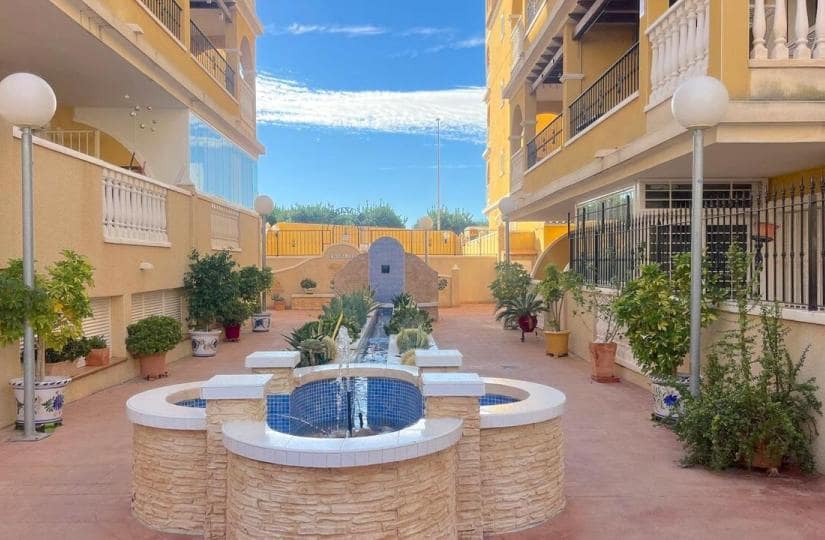 2 bedroom Apartment for sale in Algorfa with pool garage - € 130,000 (Ref: 9420405)