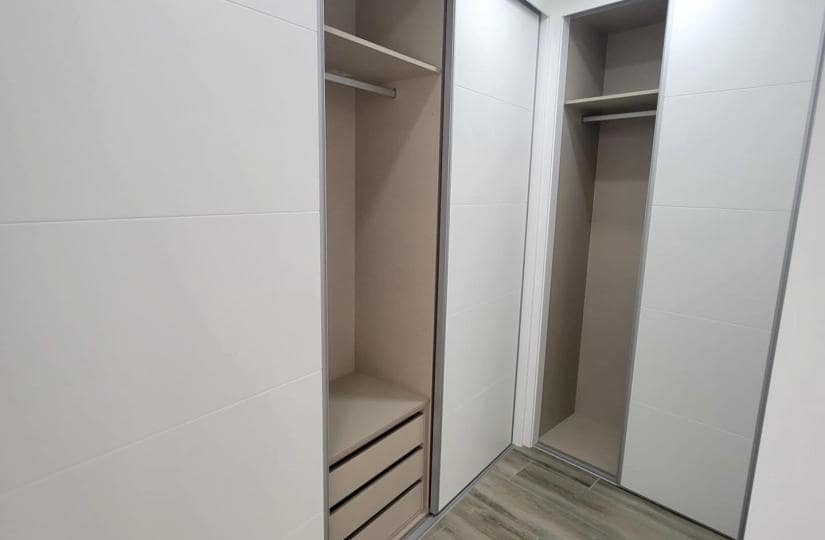 3 makuuhuone Huoneisto myytävänä paikassa Torrevieja mukana uima-altaan 
autotalli - 375 000 € (Ref: 9420406)