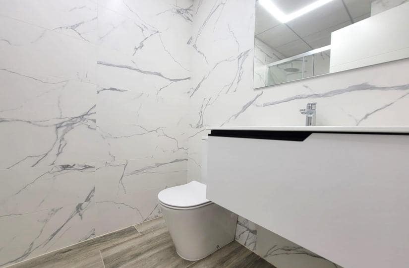 3 makuuhuone Huoneisto myytävänä paikassa Torrevieja mukana uima-altaan 
autotalli - 375 000 € (Ref: 9420406)