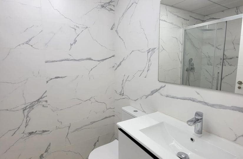 3 makuuhuone Huoneisto myytävänä paikassa Torrevieja mukana uima-altaan 
autotalli - 375 000 € (Ref: 9420406)