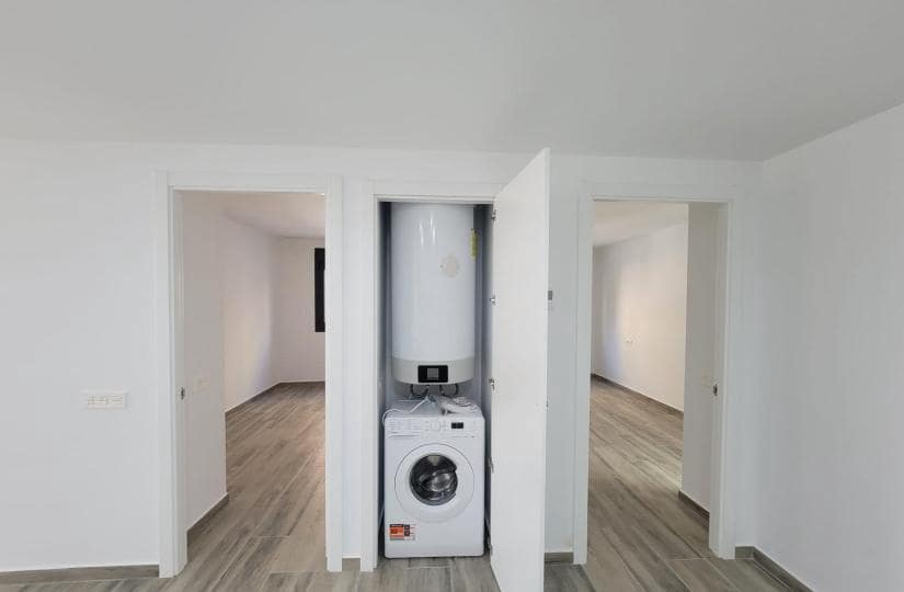 3 makuuhuone Huoneisto myytävänä paikassa Torrevieja mukana uima-altaan 
autotalli - 375 000 € (Ref: 9420406)