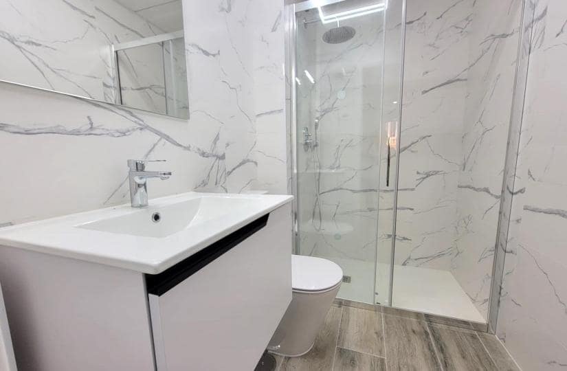 3 makuuhuone Huoneisto myytävänä paikassa Torrevieja mukana uima-altaan 
autotalli - 375 000 € (Ref: 9420406)