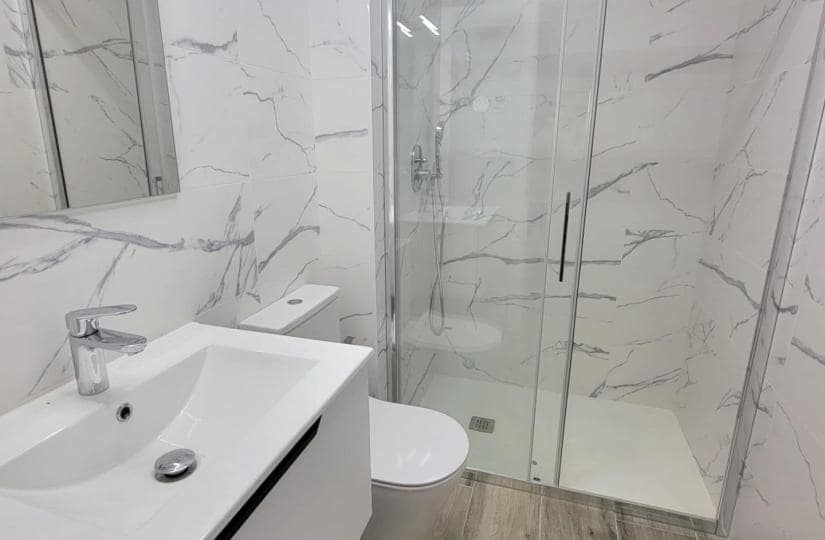 3 makuuhuone Huoneisto myytävänä paikassa Torrevieja mukana uima-altaan 
autotalli - 375 000 € (Ref: 9420406)