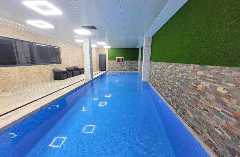 3 makuuhuone Huoneisto myytävänä paikassa Torrevieja mukana uima-altaan 
autotalli - 375 000 € (Ref: 9420406)