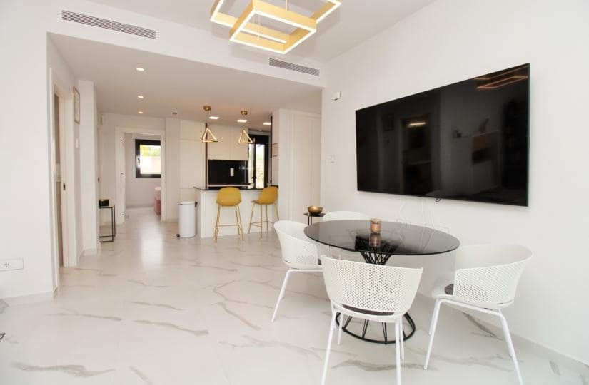 2 bedroom Apartment for sale in San Miguel de Salinas with pool - € 349,950 (Ref: 9420410)