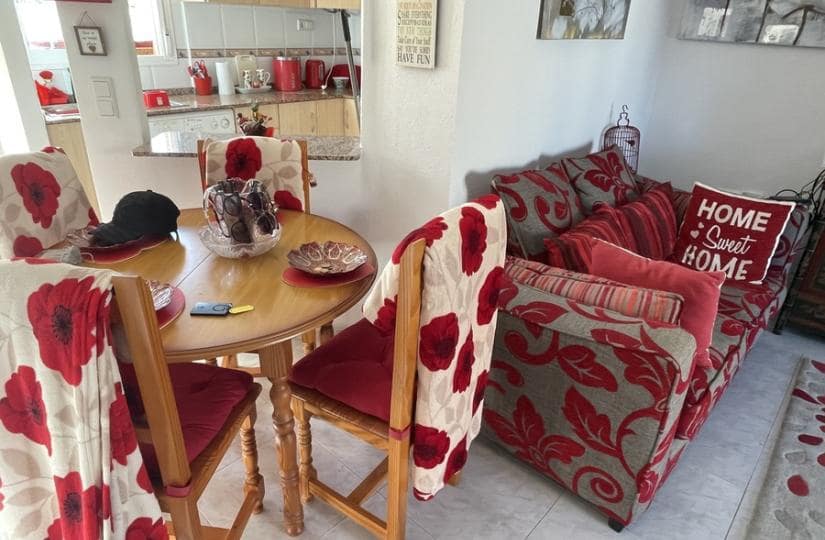 3 soverom Kjedet enebolig til salgs i Ciudad Quesada med svømmebasseng garasje - € 199 000 (Ref: 9420414)