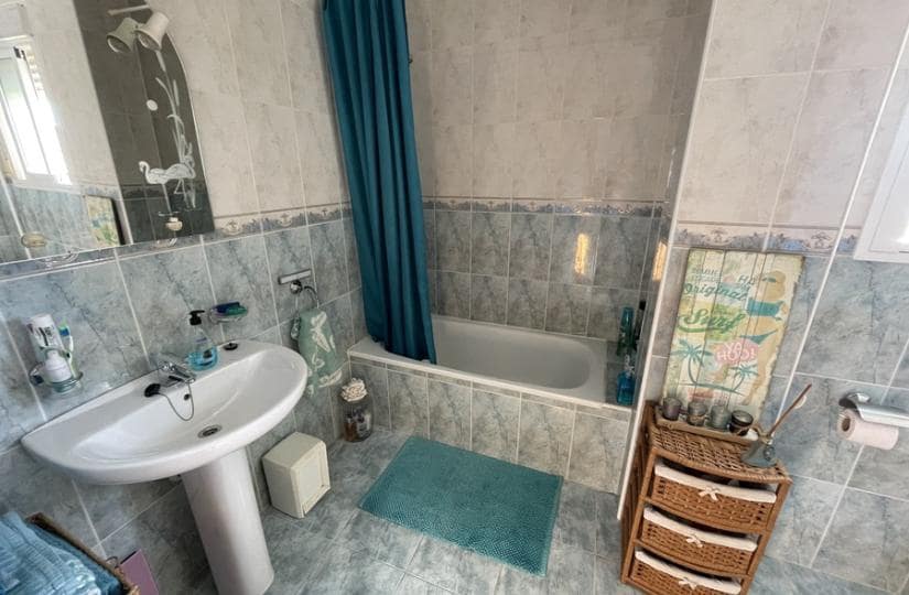 3 soverom Kjedet enebolig til salgs i Ciudad Quesada med svømmebasseng garasje - € 199 000 (Ref: 9420414)