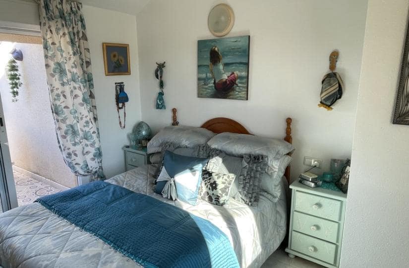 3 soverom Kjedet enebolig til salgs i Ciudad Quesada med svømmebasseng garasje - € 199 000 (Ref: 9420414)