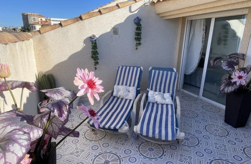 3 soverom Kjedet enebolig til salgs i Ciudad Quesada med svømmebasseng garasje - € 199 000 (Ref: 9420414)