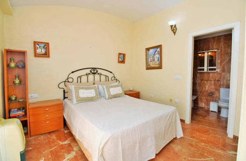 2 bedroom Apartment for sale in Dehesa de Campoamor with pool garage - € 295,000 (Ref: 9420418)