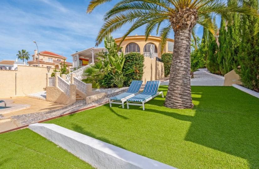 5 chambre Villa/Maison à vendre à Ciudad Quesada avec piscine garage - 795 000 € (Ref: 9420419)