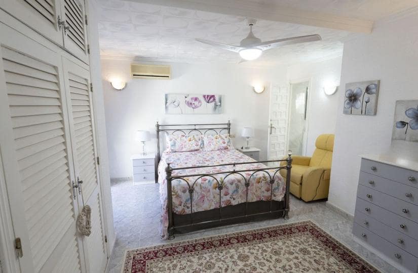 3 chambre Villa/Maison à vendre à San Luis avec piscine garage - 335 000 € (Ref: 9420425)