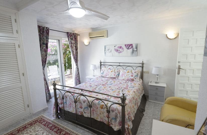 3 chambre Villa/Maison à vendre à San Luis avec piscine garage - 335 000 € (Ref: 9420425)