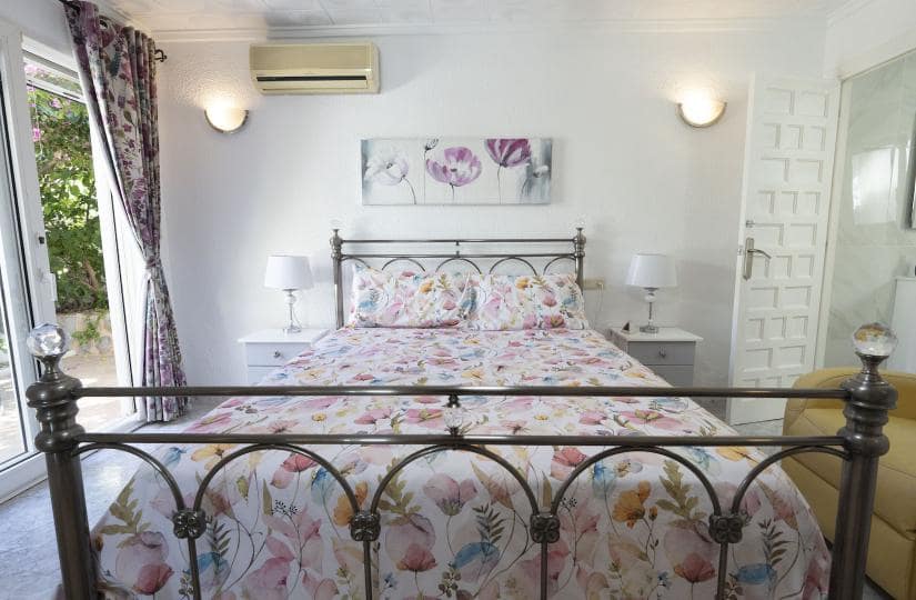 3 chambre Villa/Maison à vendre à San Luis avec piscine garage - 335 000 € (Ref: 9420425)