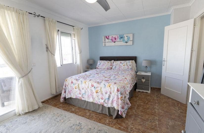 3 chambre Villa/Maison à vendre à San Luis avec piscine garage - 335 000 € (Ref: 9420425)