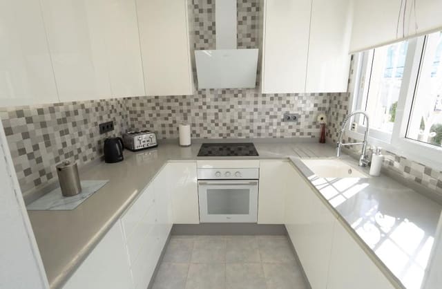 3 chambre Villa/Maison à vendre à San Luis, Torrevieja avec piscine garage - 335 000 € (Ref: 9420425)