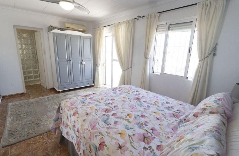 3 chambre Villa/Maison à vendre à San Luis avec piscine garage - 335 000 € (Ref: 9420425)