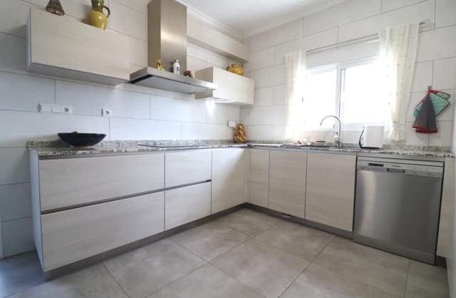 3 makuuhuone Maalaistalo myytävänä paikassa La Campaneta, Orihuela mukana uima-altaan 
autotalli - 375 000 € (Ref: 9420426)