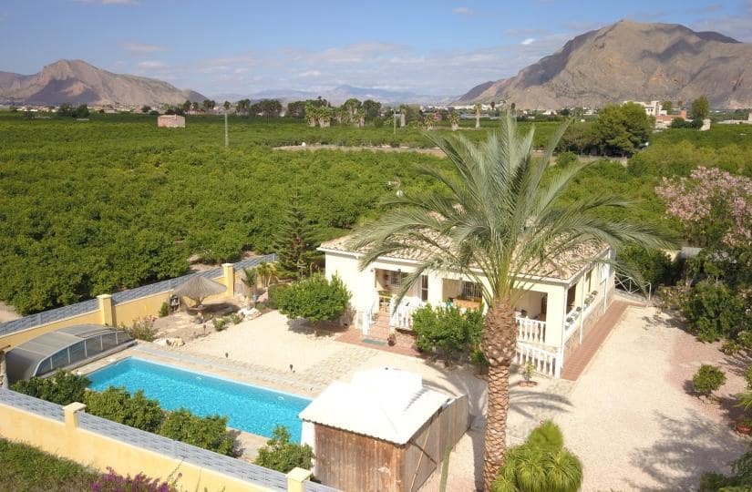 3 makuuhuone Maalaistalo myytävänä paikassa La Campaneta mukana uima-altaan 
autotalli - 375 000 € (Ref: 9420426)